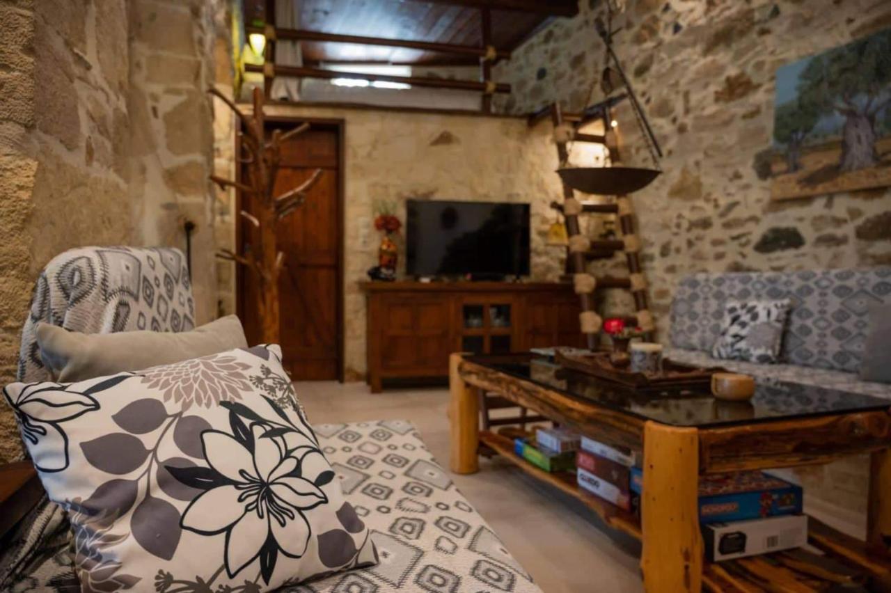 Dioni Stone House *