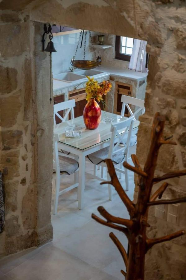 Chalet Dioni Stone House *
